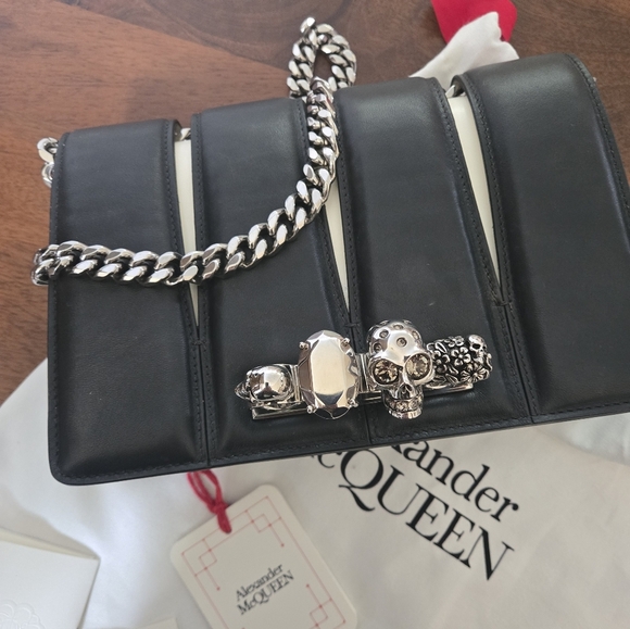 Alexander McQueen Black Chain Shoulder Bag - Picture 1 of 15